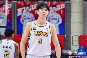 手感火热！赵嘉仁半场5中5&amp;3记三分高效拿下13分1助1断 正负值+21