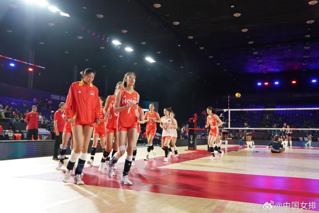 三场全胜小组头名出线！中国女排将与法国队争世锦赛8强